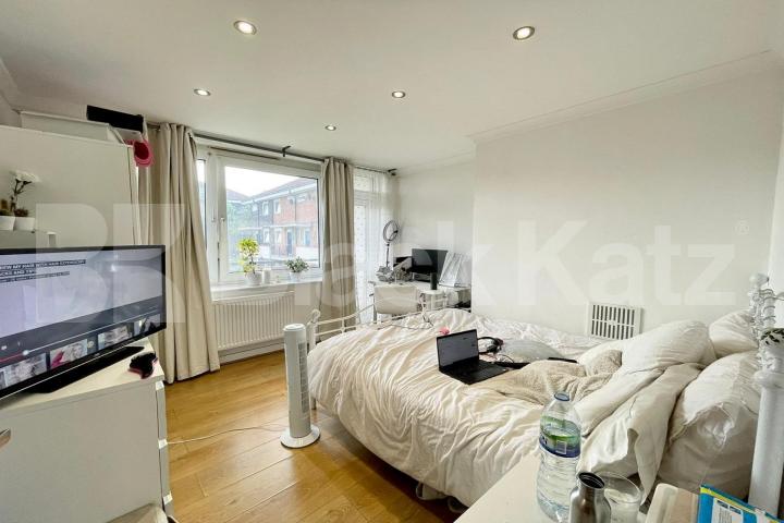 Modern and contemepary Mid-Century Development Strathnairn Street , Bermondsey